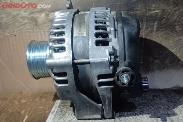mobil, alternator, alternator mobil, Dinamo Ampere, bearing alternator mobil, Alternator Mobil Bunyi Mendengung? Bisa Jadi Ini Penyebabnya