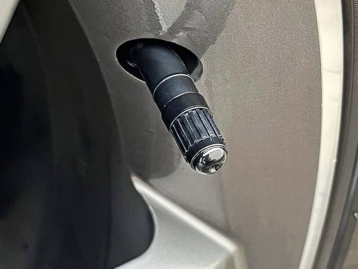 ban mobil, mobil bekas, penyebab ban kempis, Ban mobil kempis, apa penyebab ban mobil kempis, kenapa ban mobil kempis saat pagi, Ini Penyebab Ban Mobil Bekas Tiap Pagi Selalu Kempes, Bikin Kesel