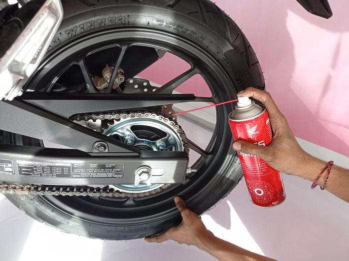 rantai motor, rantai, pelumas rantai, rantai o-ring, oli rantaI, Sudah Punya Pelumas di Dalam, Rantai O-RIng Masih Butuh Pelumas dari Luar?