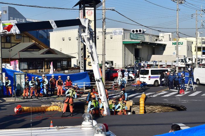 sinkhole, Sinkhole Jepang, Sinkhole Yashio Saitama, Truk Tertelan Sinkhole, Yashio Saitama Jepang, Ngeri, Sopir Truk Korban Sinkhole di Jepang Baru Ditemukan Setelah 3 Bulan Tertelan Lubang