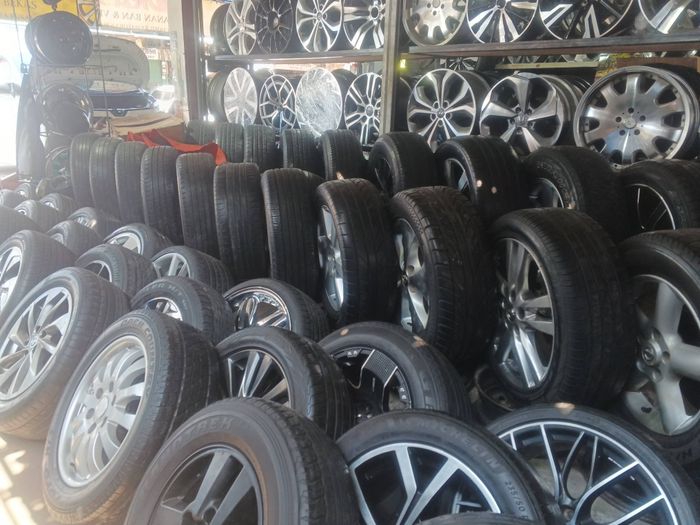 ban bocor, michelin, ban mobil, bridgestone, Jangan Tunggu Meledak, Ini Tanda Ban Mobil Sudah Harus Diganti