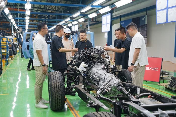 Mobil rakitan lokal, PT Handal Indonesia Motor, BAIC, baic bj40 plus, BJ40 Plus CKD, Enam Tim Ahli Asal China Datangi Indonesia, Sukseskan Kelahiran BAIC BJ40 Plus Rakitan Lokal