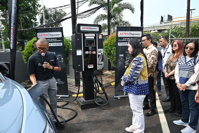 astra otoparts, SPKLU, charger mobil listrik, Astra Otopower, Ekspansi, Astra Otoparts Luncurkan Pengisian Daya Ultra Fast Charging
