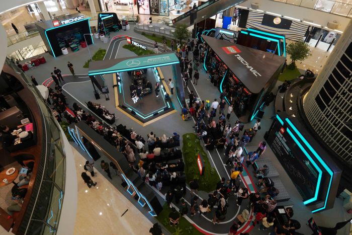 lego, Mercedes-AMG Petronas F1 Team, LEGO Group, Mercedes-AMG F1 W14 E Performance, lego f1, LEGO Mercedes-AMG F1 W14 PETRONAS Nongkrong di Jakarta, Dibangun Selama 2.428 Jam