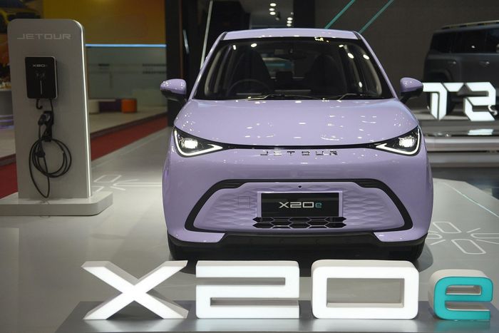 mobil listrik, Jetour, GIIAS 2025, BYD Atto 1, JETOUR X20e EV, BYD Atto 1 Wajib Waspada, JETOUR Hadirkan Musuh Setara di GIIAS 2025