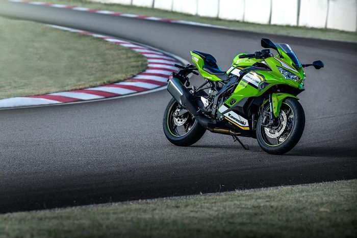 ninja, moge kawasaki, harga moge, harga motor kawasaki, ninja moge, Selain Ninja ZX-6R yang Baru Upgrade, Ini Deretan Ninja Versi Moge yang Dijual di Indonesia Plus Harganya