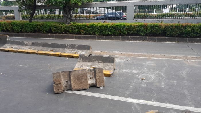 DPR RI, demo, gedung dpr, jalan alternatif, Awas Kena Macet Ada Demo Depan DPR RI, Begini Pantauan Lalu Lintasnya