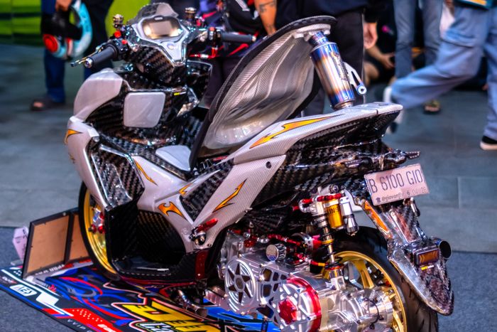 Yamaha Aerox Alpha, Gathering Team Aerox, Modifikasi Yamaha Aerox Alpha, Modifikasi Aerox Alpha, Ohlins YA 767, Budget Sultan, Yamaha Aerox Alpha Ala Gundam Ini Bikin Heboh Gelaran GTA 2025
