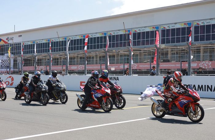 honda, honda cbr250rr, cbr250rr, pt daya adicipta motora (dam), honda track day, Diikuti Ratusan Biker, Begini Keseruan Honda Track Day di Sirkuit Mandalika