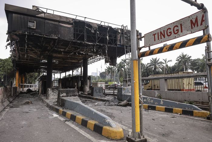 jasa marga, Gerbang Tol Dibakar, Gerbang Tol Pejompongan, Perbaikan Gerbang Tol, Demo Bakar Gerbang Tol, Butuh Rp 80 Miliar, Jasa Marga Busung Dada Sanggup Perbaiki Gerbang Tol Rusak Tanpa Bantuan Pemerintah