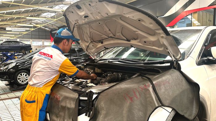 mobil, banjir, water hammer, servis mobil, mobil kena banjir, Jangan Nekat, Ini Dampaknya Kalau Mobil Dipaksa Menerjang Banjir