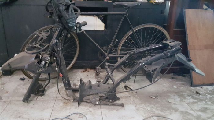 rangka, rangka motor, press rangka, Graha Matic Cilangkap, Rangka Motor Hasil Press Enggak Bisa Normal Lagi? Mekanik Bilang Begini