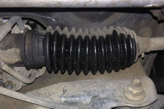 mobil, power steering, oli power steering, oli power steering mobil, Catat Waktu Ideal Mengganti Oli Power Steering Mobil yang Tepat