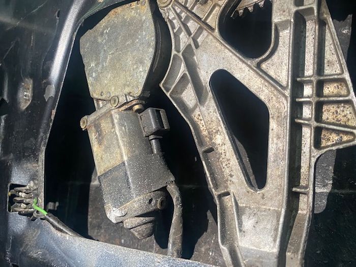 toyota, harga, power window, Kijang Innova, saklar, AD Window, Biaya Ganti Dinamo Power Window Kijang Innova, Pintu Supir Beda Harga