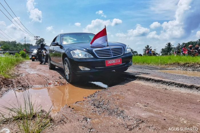 tips, kerusakan, muatan, jalan berlubang, Kaki-kaki, sokbreker, Enggak Sering Masuk Bengkel, 3 Tips Bikin Kaki-kaki Mobil Lebih Awet
