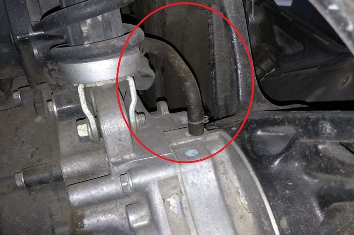 motor matic, cvt motor matic, Slang Hawa Gardan Motor Matik, slang hawa cvt motor matik, fungsi slang kecil di cvt motor matic, apa fungsi slang kecil di cvt motor matic, bahaya slang kecil di cvt motor matic rusak, Fungsi Slang Kecil di CVT Motor Matic Ini Gak Main-main, Simak