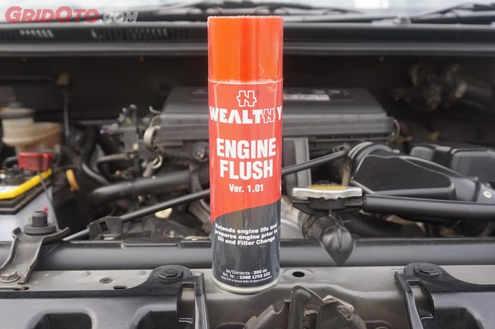 mesin mobil, mobil bekas, engine flush, cara pakai engine flush, cairan engine flush, cara yang benar pakai engine flush, cara yang benar pakai engine flush di mobil, Ini Sebabnya Pakai Engine Flush di Mesin Mobil Harus Yang Benar