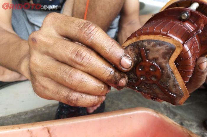 fuel pump, pump, fuel pump bocor, fuel pump bermasalah, fuel, Fuel Pump Mobil Rusak? Jika Tidak Diganti Ini Risikonya Pada Mesin