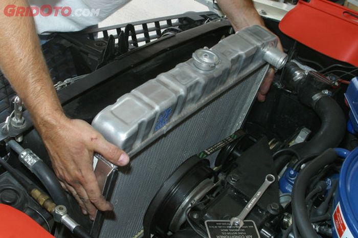 mobil matik, mobil bekas, radiator mobil, penyebab radiator mobil matic lebih mahal, radiator mobil matik, kenapa radiator mobil matik mahal, Ternyata Ini Sebabnya Radiator Mobil Matik Dijual Lebih Mahal
