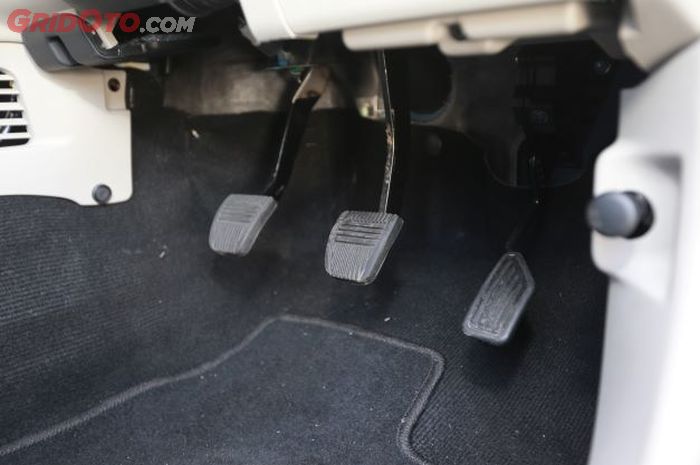 kopling, kopling keras, kopling mobil, kopling mobil rusak, Pedal Kopling Mobil Berat atau Keras? Bisa Jadi Penyebabnya Hal Ini