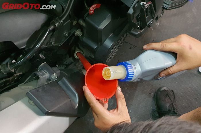 oli mesin, motor matic, oli mesin motor matic, dampak telat ganti oli, dampak motor matic telat ganti oli mesin, Ini Dampak Serius Oli Mesin Motor Matic Tidak Diganti Tepat Waktu