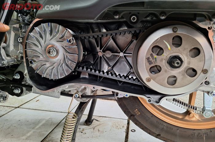 motor matic, cvt motor matic, cara bersihkan cvt motor matic, cara membersihkan cvt motor matic, cara yang benar bersihkan cvt, cara yang benar bersihkan cvt motor matic, Baru Tahu, Ternyata Bersihkan CVT Motor Matic Pakai Air Sabun Ada Manfaatnya