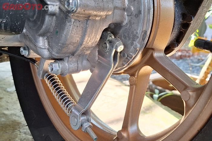 rem macet, rem teromol, rem keras, rem motor matic, Rem Teromol Motor Matic Keras dan Tidak Mau Balik? Obatnya Simpel