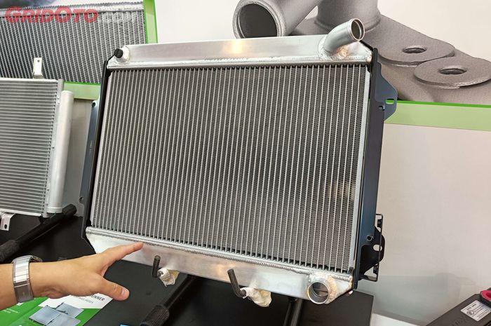 Radiator, panas, dampak, pendinginan, kisi-kisi, Overheat, radiator coolant, Jangan Anggap Remeh Kisi-Kisi Radiator Mobil Rusak, Ini Dampaknya