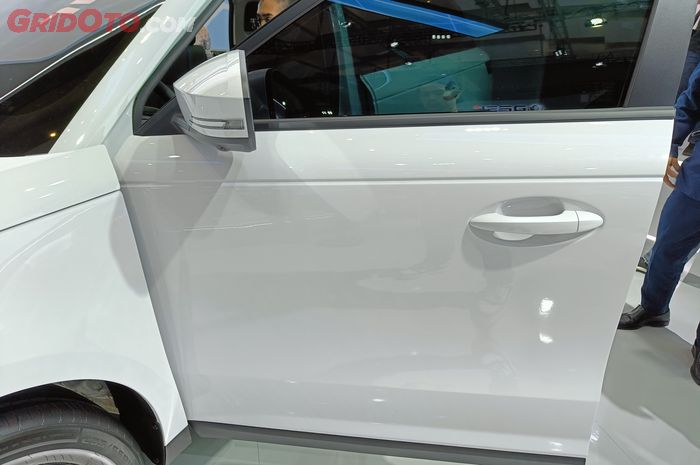 pintu, bunyi, engsel, grease, penetran, Ada Bunyi Saat Buka Pintu Mobil, Lumasi Bagian Ini Secara Berkala
