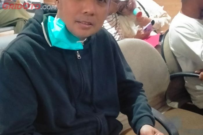 pemutihan pajak, Samsat Ciledug, Pajak kendaaran, warga cileduk, program pemutihan pajak, Senangnya Warga Cileduk, Pajak Motor 5 dan 16 Tahun Mati, Cuma Bayar Rp 300 Ribuan