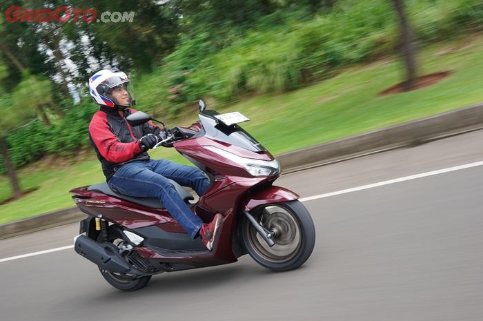 otomotif award, pcx 160, PCX 160 RoadSync, Honda PCX 160 RoadSync, Otomotif award 2025, Honda PCX 160 RoadSync Sabet Gelar Rookie of The Year di OTOMOTIF Award 2025, Ini Sebabnya