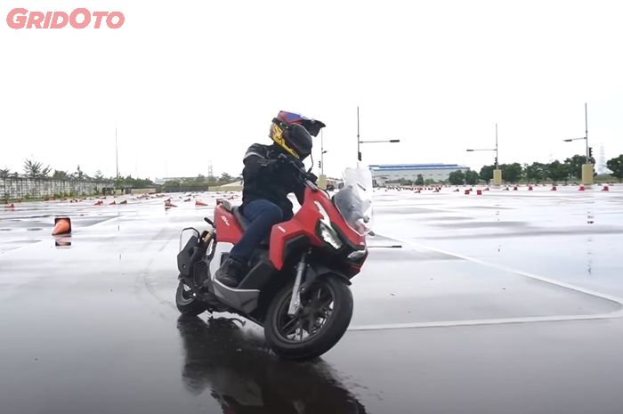 cicilan, motor baru, diskon motor, Honda ADV 160, Diskon menarik Honda ADV  160 di Juli 2025 Hingga Rp 2 Juta
