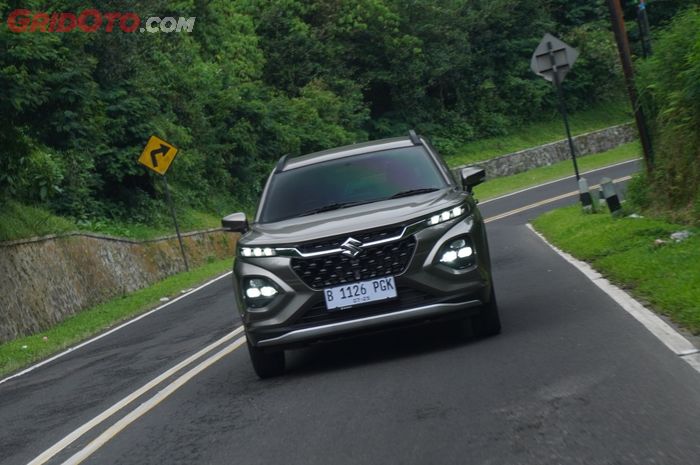 suzuki, tanjakan, Hill Hold Control, Suzuki Fronx, Berhenti Di Tanjakan Lebih Aman Pakai Suzuki Fronx Berkat Fitur Ini