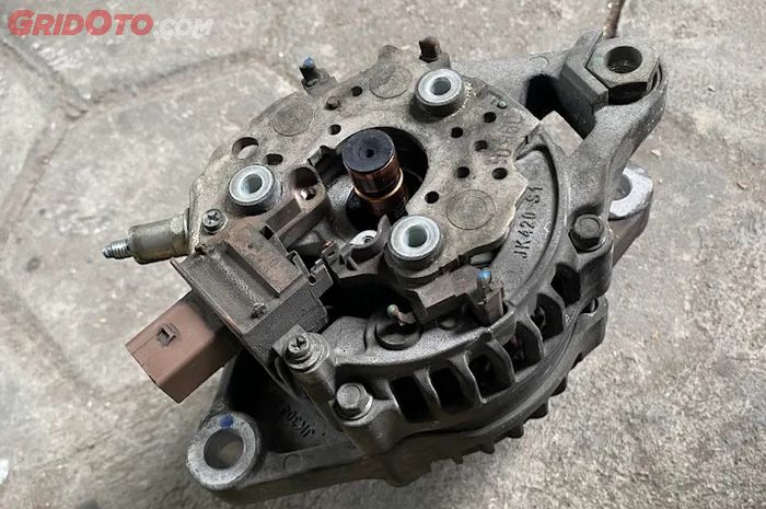 mobil, dinamo, starter, dinamo starter, dinamo starter mobil, Baru Tahu, Kenali Tanda-tanda Dinamo Starter Mobil Mulai Rusak