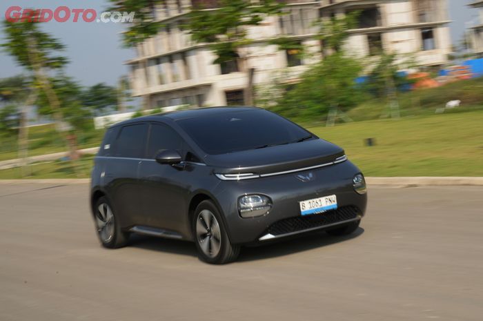 charger, wuling, Wuling Cloud EV, Cloud EV, Pakai Soket Charger Baru, Secepat Ini Ngecas Baterai Wuling Cloud EV