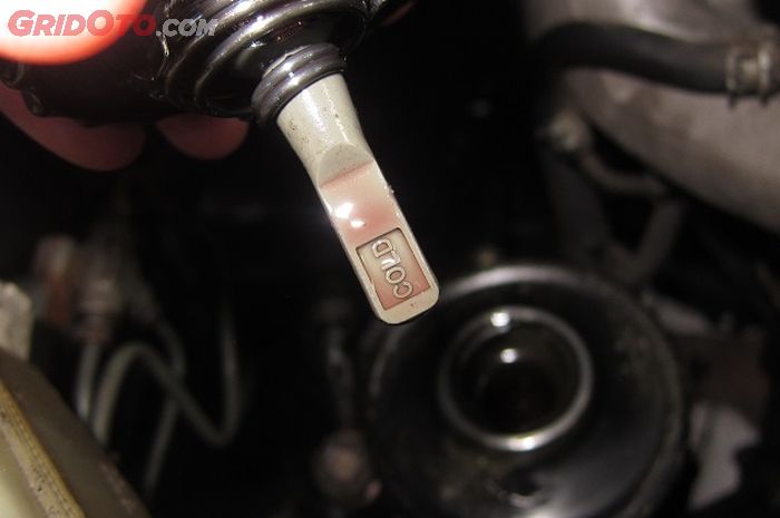 power steering, mobil bekas, oli power steering, ciri oli power steering minta ganti, tanda oli power steering perlu diganti, Ini Beberapa Tanda Saat Oli Power Steering Mobil Perlu Diganti