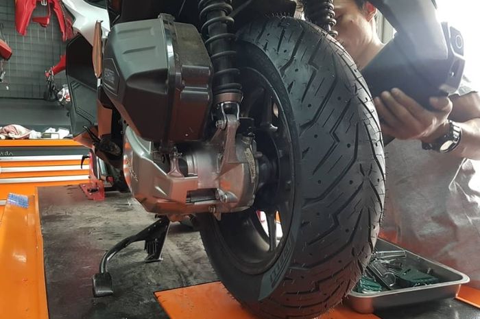 bearing, Faito, klaher roda, bearing roda belakang  motor matic, Biaya Gantinya Mahal, Ini Ciri-ciri Bearing Roda Belakang Motor Matic Aus