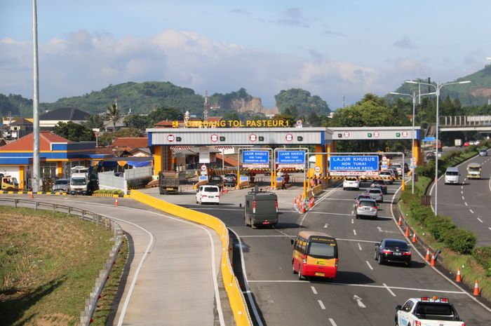 tarif tol naik, kenaikan tarif tol, Tarif Tol Cipularang, Tarif Tol Padaleunyi, Jadwal Kenaikan Tarif Tol, Dimahalkan, Tarif Dua Ruas Jalan Tol di Jawa Barat Ini Naik Mulai Mei 2025,