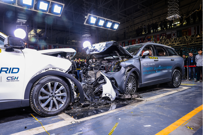 benturan, crumple zone, sasis, sasis mobil, Bukan Kaleng Kerupuk, Seperti Ini Teknologi Crumple Zone Sasis Mobil