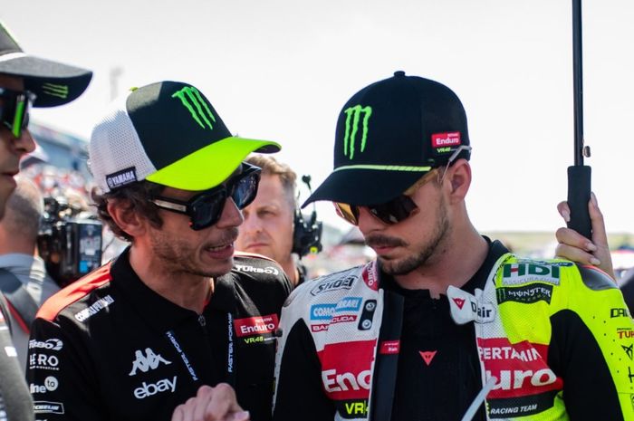 MotoGP, Marc Marquez, Valentino Rossi, motogp spanyol, Parah Banget, Viral Video Diduga Reaksi Valentino Rossi Nonton Crash Marc Marquez