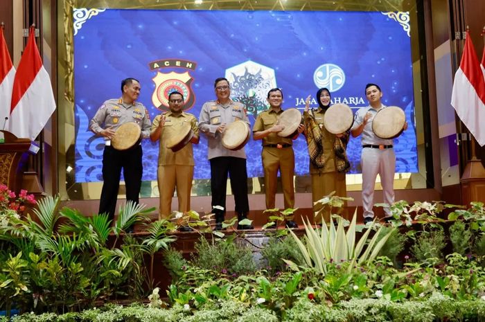 aceh, Samsat Aceh Barat, Kepolisian Aceh Kasih Insentif PKB Bagi Penyandang Disabilitas