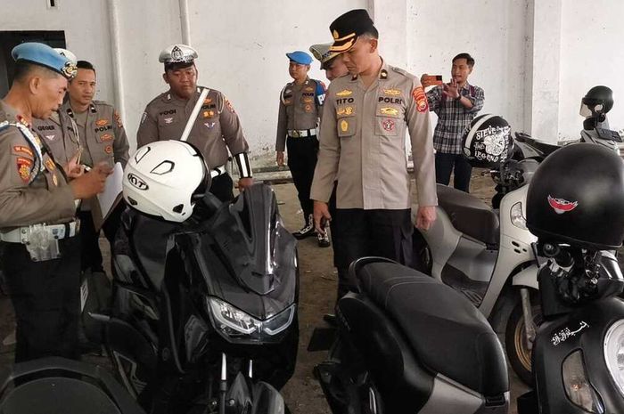 polisi tilang polisi, Polresta Bengkulu, Polisi Ditilang Propam, Pemeriksaan Kendaraan Polisi, Operasi Patuh Bengkulu, Begini Kan Adil, Polisi Tilang Sesama Polisi saat Razia Operasi Patuh Karena Kesalahan Ini