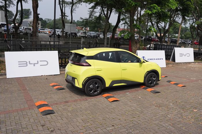 Mobil Listrik Murah, mobil listrik BYD, BYD Atto 1, Dimensi BYD Atto 1, Wheelbase BYD Atto 1, BYD Atto 1 Anti Merepotkan Diajak Kota-kota, Gak Takut Ketemu Parkir Sempit Berkat Ini