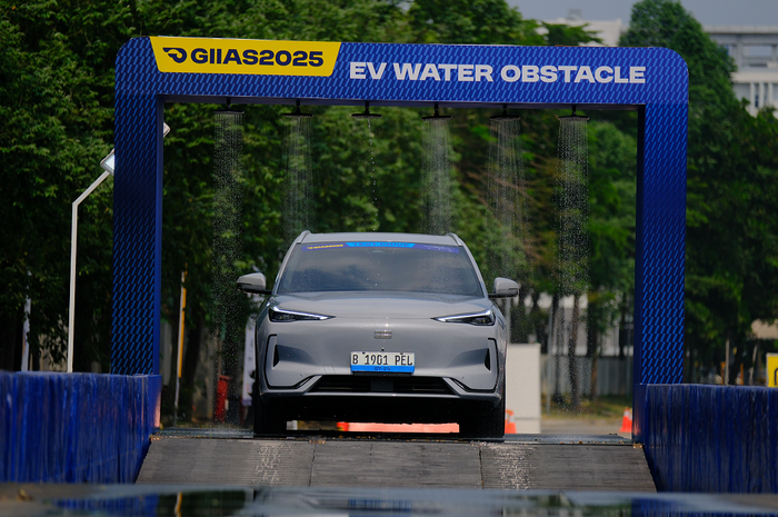 test drive mobil, giias, GIIAS 2025, mobil listrik polytron, Test Drive GIIAS 2025, Polytron sampai Mazda, Ini Daftar 150 Mobil dari 33 Merek yang Bisa Dijajal Gratis di GIIAS 2025