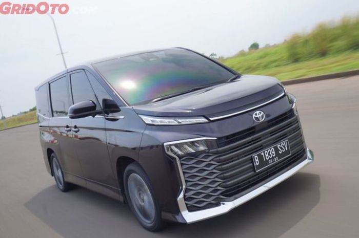 mobil baru, harga, toyota voxy, harga toyota voxy, high mpv, Masih Jadi Pilihan Menarik, Segini Harga Baru Toyota Voxy per September 2025