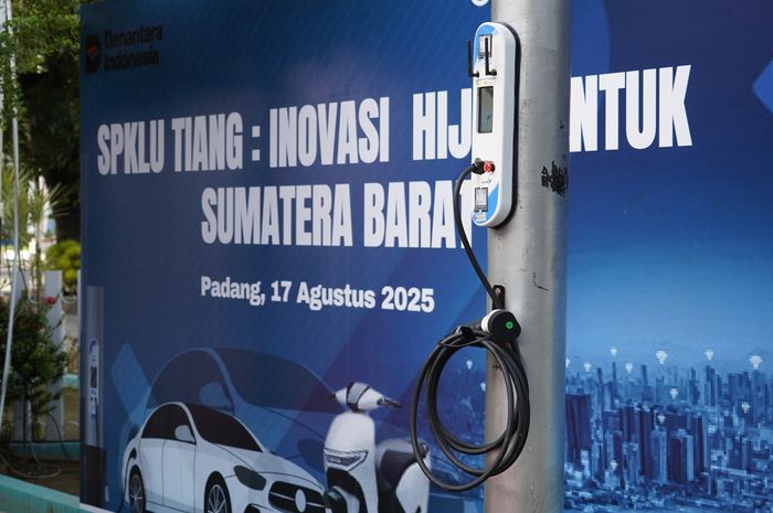 charger, mobil listrik, kendaraan listrik, SPKLU, Contek Eropa, Sekarang Tiang Listrik di Indonesia Sudah Bisa Buat Charge Mobil Listrik