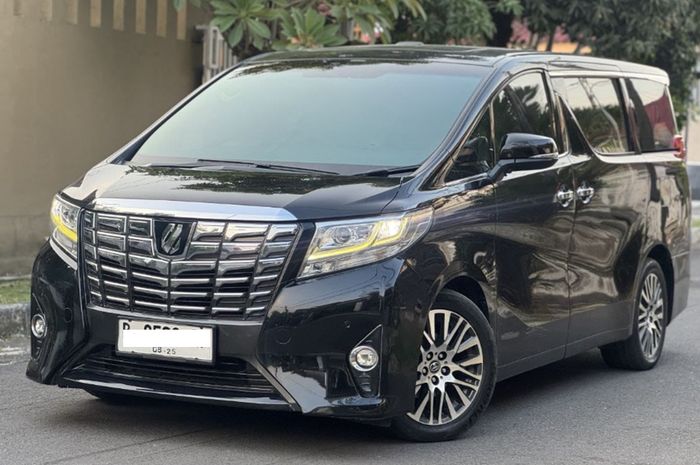 toyota  alphard, alphard bekas, harga mobil bekas toyota alphard, mobil bekas toyota alphard, Toyota Alphard 2015, Garade 88, Kesan Mobil Pejabat Nempel, Harga Mobil Bekas Toyota Alphard Bisa Ditawar