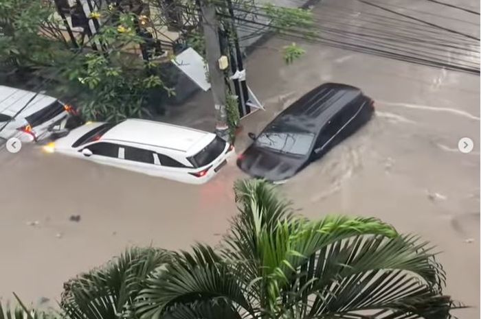 mobil bekas, mobil bekas banjir, pasar mobil bekas bali, mobil bekas bali, Pasar Mobil Bekas di Bali Diprediksi Amblas, Banjir Bandang Beri Dampak Serius