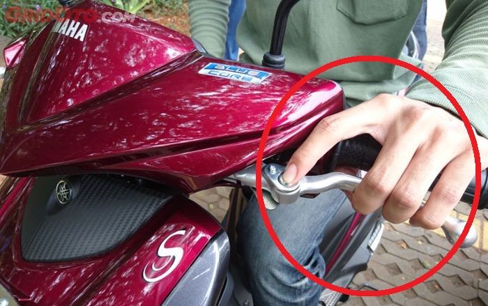 motor matic, rem motor, tuas rem, rem motor matic, tuas rem motor matic, Ternyata Ini Sebabnya Jangan Meletakkan Jari di Tuas Rem Motor Matik
