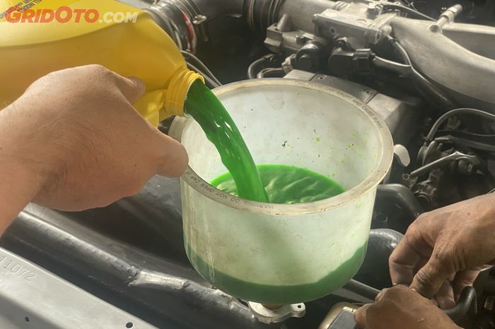 Radiator, mobil bekas, air radiator, radiator mobil, penyebab air radiator mobil berkurang, penyebab air radiator berkurang, penyebab sering nambah air radiator mobil, kenapa air radiator mobil sering berkurang, kenapa air radiator mobil harus ditambah terus, Ini Penyebab Mobil Sering Kehilangan Banyak Air Radiator, Simak